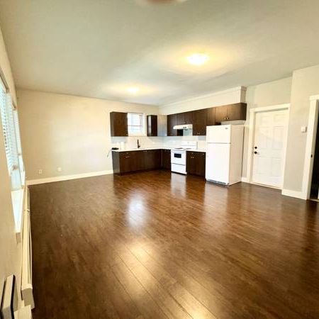 🌟 Rental Opportunity in Sullivan, Surrey! 🌟 2 bed + 1 bath - Photo 1