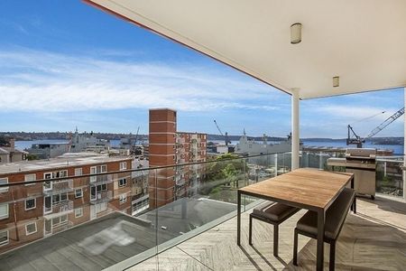 Prestigous Three Bedroom Harbour Apartment - Photo 5