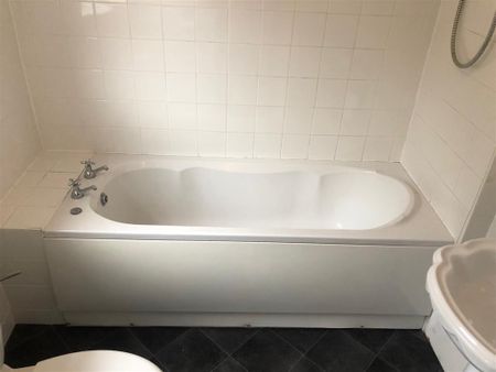 Alexandra Road - Photo 5