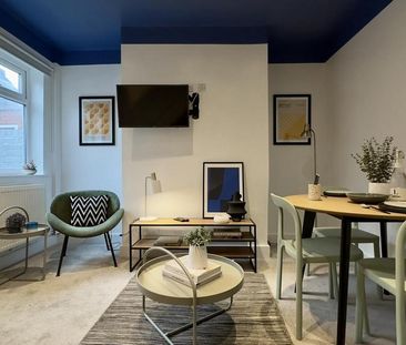 1 bedroom in a house share to rent - Photo 2