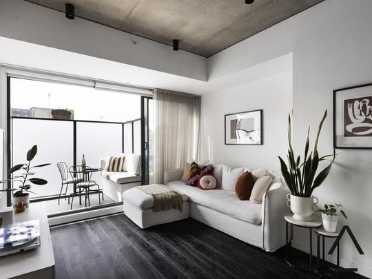 Modern 2-Bedroom Apartment in Prime Hawthorn Location - Photo 1