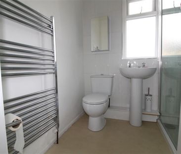 Grange Avenue, Thornbury, Bradford, BD3 7BB - Photo 5