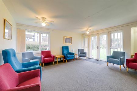 1 bedroom retirement property to rent - Photo 4