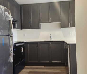 Two bedroom townhouse for rent Pickering - Photo 4