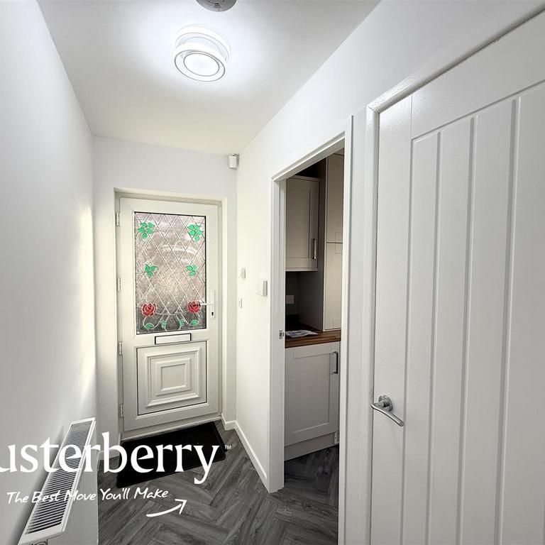 3 bedroom detached bungalow to rent - Photo 1