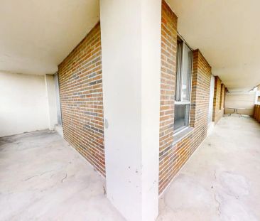 5000 Jane St — 1 Bedroom - Get 1 Month Free - Photo 3
