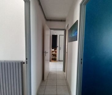 Location Appartement 4 pièces 68m² - Photo 3