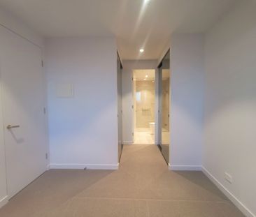 Luxury Living in the Heart of Box Hill&excl; - Photo 3