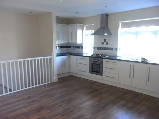 2 Bedroom Flat - Photo 1