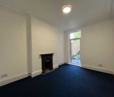 1 bedroom in a house share to rent - Photo 6