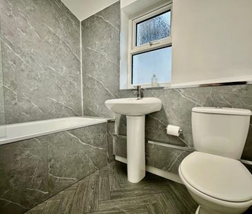 4 bedroom House To Let - Photo 2