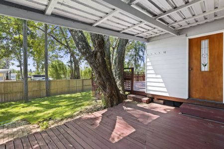 Spacious 4-Bedroom Home in Nerang– Utilities Included - Photo 5