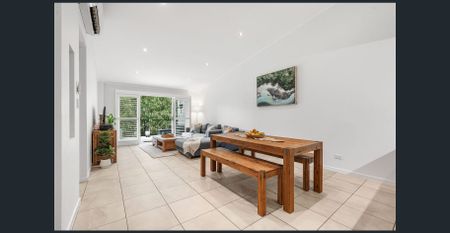 Stylish Residence in Boutique Bardon Complex - Photo 3