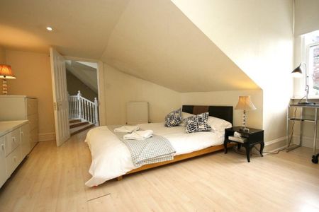 3 bedroom flat to rent - Photo 3