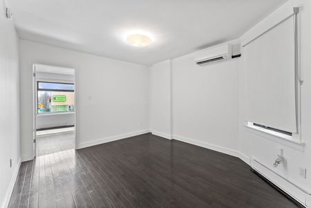 For Lease - 2118A Danforth Avenue, Toronto, Ontario - Photo 4