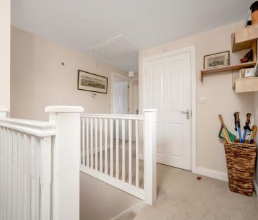 2 bedroom coach house to rent - Photo 3