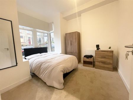 1 bed house share to rent in Coal Clough Lane, Burnley, BB11 - Photo 2