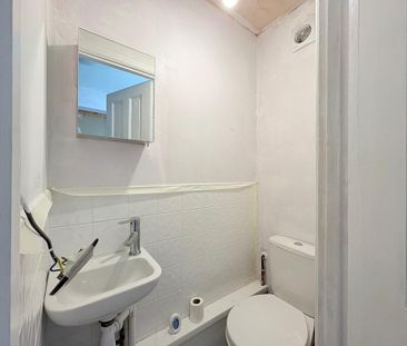 2 bedroom semi-detached house to rent - Photo 4