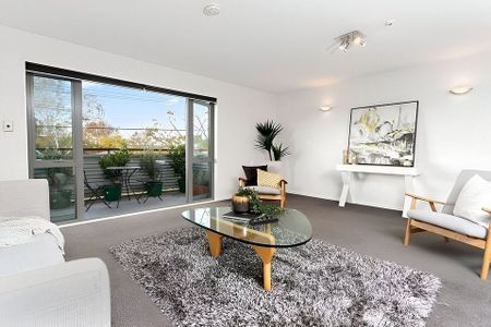 Stylish 3BR Sydenham Oasis w/AC & Balcony - Photo 3