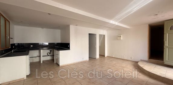 Location Appartement 2 pièces 45m² TOULON 83100 - Photo 2