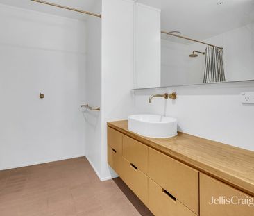 Two Bedroom Apartment in the Award Winning Nightingale Apartments - Photo 5