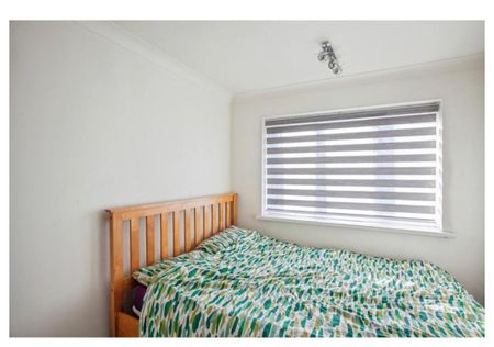 3 Bed Semi-Detached House, Maple Croft Crescent, S9 - Photo 5