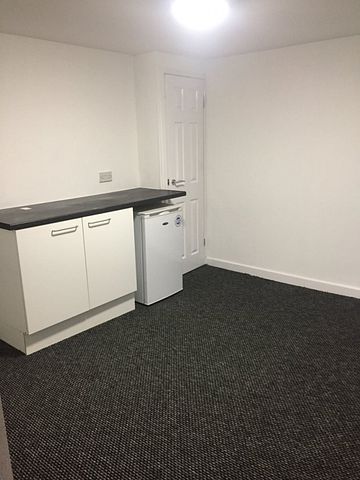 1 bed House Share - To Let - Photo 3