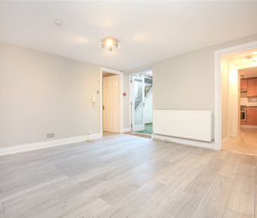 London Road, - Photo 4