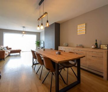 Ruim twee-slaapkamerappartement met terras te Oudenburg - Foto 2