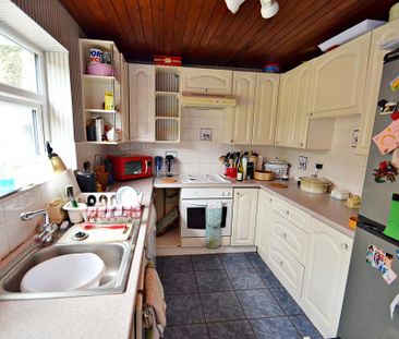 3 bedroom terraced house to rent - Photo 4