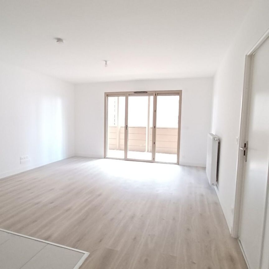 location Appartement T2 DE 43.3m² À BORDEAUX - Photo 1