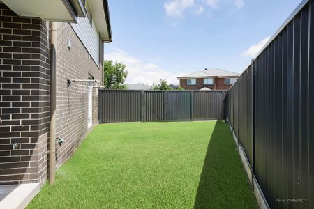 Immaculate Family Home in Prime Jordan Springs Location - Photo 3