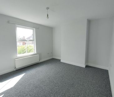 2 bedroom semi-detached house to rent - Photo 6