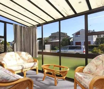Quiet, Private 2-Bedroom Home in Springvale - Photo 4