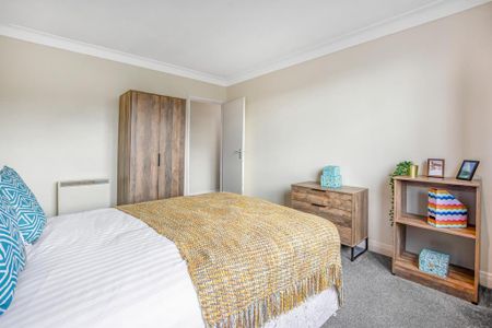 2 bedroom flat to rent - Photo 4