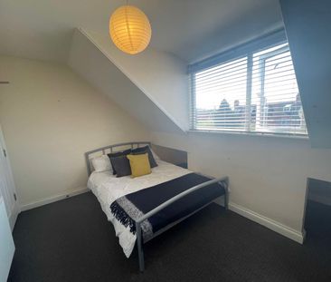 St. Catherines Grove Room 3 - Photo 2