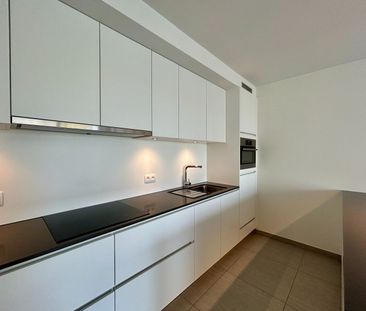 Instapklaar twee-slaapkamerappartement met zicht op stadspark te ce... - Photo 6