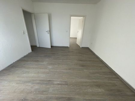 Schöne Zentrale 3-Zi.-Wohnung - Photo 2