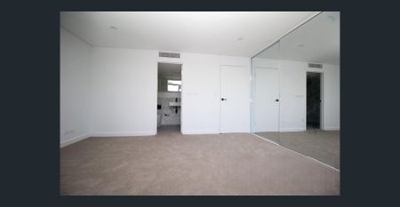 Modern 4-Bedroom Townhouse - Photo 5