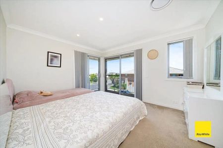 “Elegant House Close to Amenities” - Photo 3