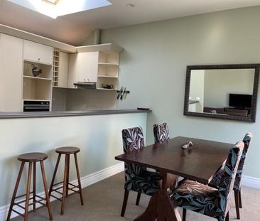 3 BEDROOM TOWNHOUSE - FURNISHED - LEVEL WALK TO BEACH - Photo 5