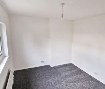 2 bedroom semi-detached house to rent - Photo 6