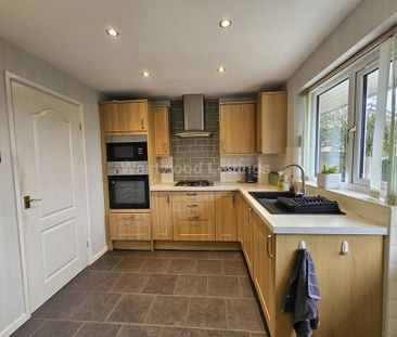 3 bedroom semi-detached house to rent - Photo 6