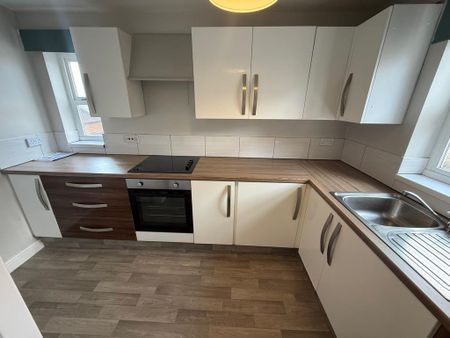 2 bedroom flat to rent - Photo 4