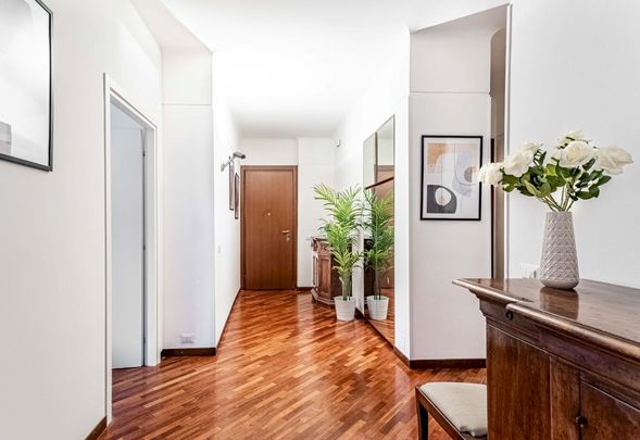 Large and comfortable single bedroom with window in Milan - Photo 1