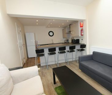 Flat to rent on - Photo 2