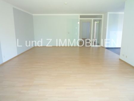 ** Außergewöhnliche helle und großzügige 2,5 - Zimmer Terrassenwohnung mit Garten ! - Photo 4