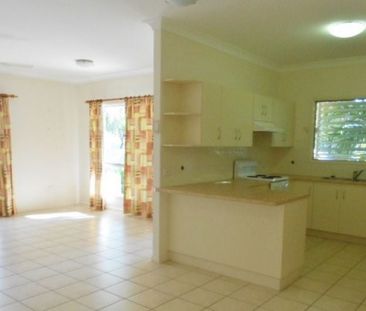 2/4 Wagner Street, Oonoonba - Photo 2