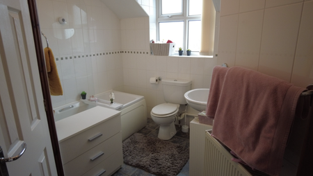 2 bedroom flat to rent - Photo 5
