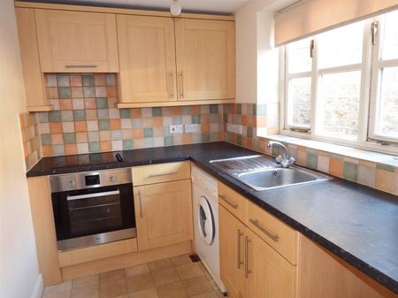 Madison Court, West Street, Crewkerne - Photo 4